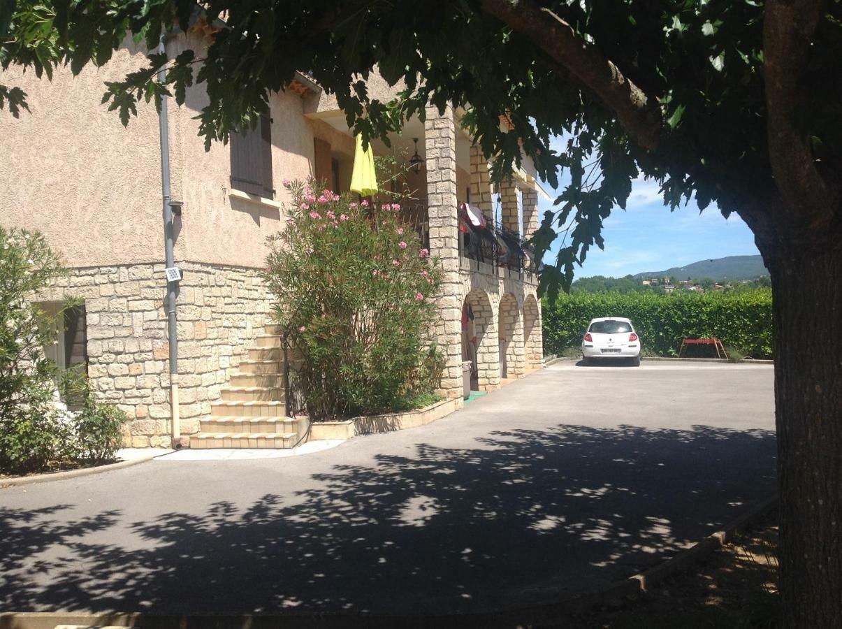 Au Mas Des Graviers Bed & Breakfast Salavas Bagian luar foto